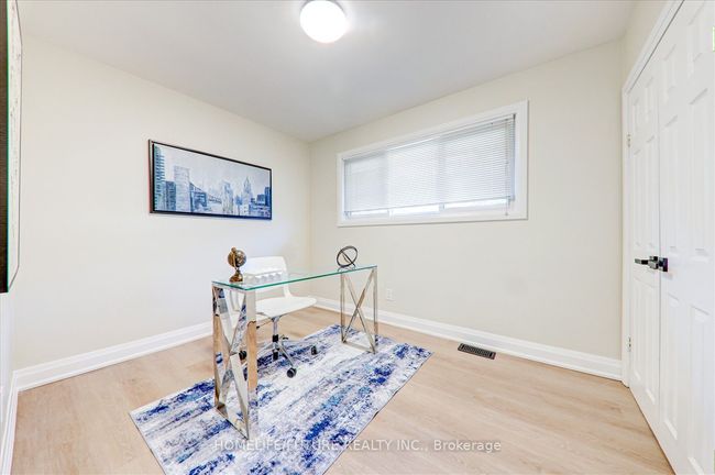 702 Emerson Ave, House other with 5 bedrooms, 2 bathrooms and 2 parking in Oshawa ON | Image 12