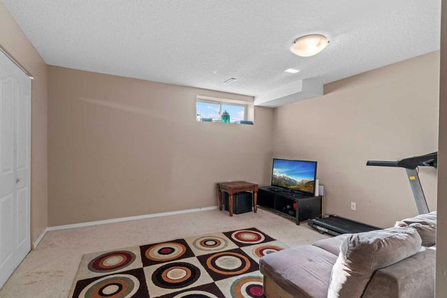 64 Citadel Meadow Gdns Nw, Townhouse with 3 bedrooms, 3 bathrooms and 2 parking in Calgary AB | Image 13