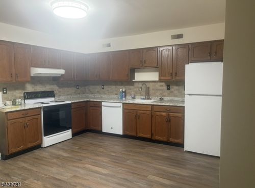 21 Spring Ave, Sparta, NJ, 07871-3731 | Card Image