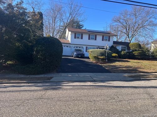65 Landscape Dr, Wheatley Heights, NY, 11798-1418 | Card Image