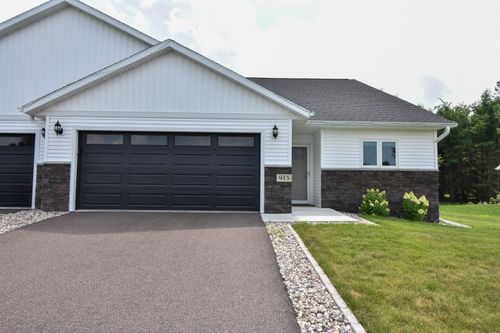 915 Green Pastures Trl, PLOVER, WI, 54467-4706 | Card Image