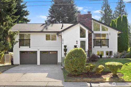 6018 152nd Ave Ne, Redmond, WA, 98052-4767 | Card Image