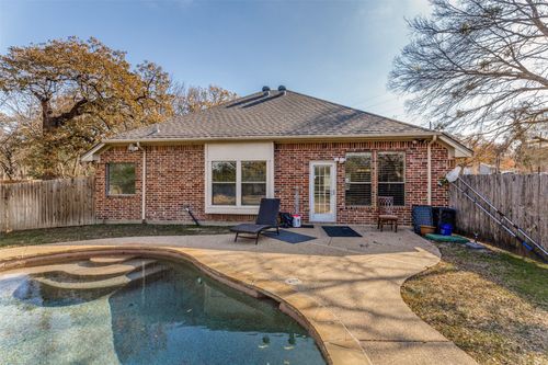 3301 Hiawatha Trl, Lake Worth, TX, 76135-3822 | Card Image