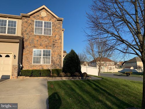 2 Zion Dr, BERLIN, NJ, 08009-1425 | Card Image