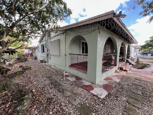 501 E 8th St, Hialeah, FL, 33010-4541 | Card Image