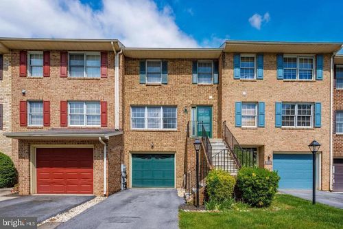 1323 Lindsay Ln, HAGERSTOWN, MD, 21742-4614 | Card Image