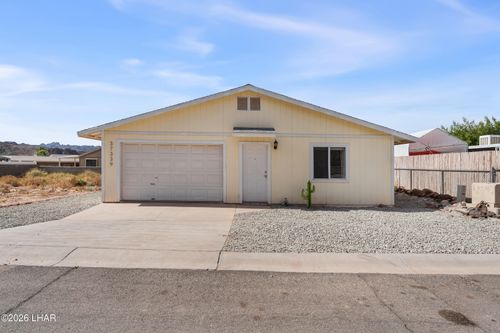 37339 S Buckskin Cir, Parker, AZ, 85344-8215 | Card Image