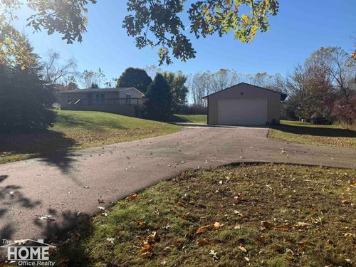 3876 S State Rd, Owosso, MI, 48867-9710 | Card Image