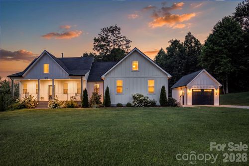 29 Banners Cottage Ln, Horse Shoe, NC, 28742-0169 | Card Image