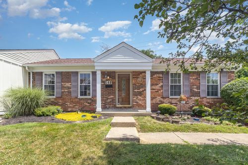 548 Constitution Sq, Cincinnati, OH, 45255-3304 | Card Image