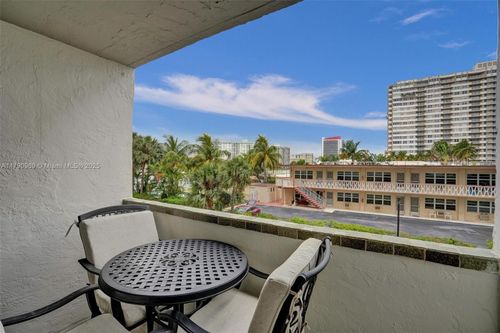 apt-205-2017 S Ocean Dr, Hallandale Beach, FL, 33009-6626 | Card Image