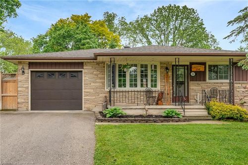 22 Victoria St, Branchton, ON, N0B1L0 | Card Image