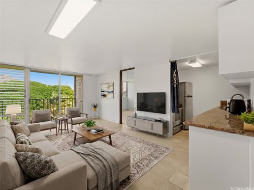 b501-1720 Huna St, Honolulu, HI, 96817-2456 | Card Image