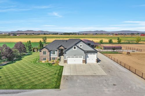 7757 N 3000 W, Honeyville, UT, 84314-9601 | Card Image
