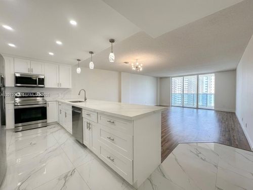 1016-3800 S Ocean Dr, Hollywood, FL, 33019-2920 | Card Image
