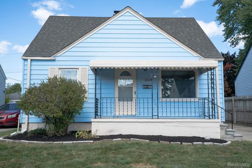 19813 Rosedale St, Saint Clair Shores, MI, 48080-1710 | Card Image