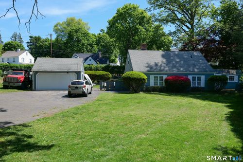23 W Parish Rd, Westport, CT, 06880-5332 | Card Image