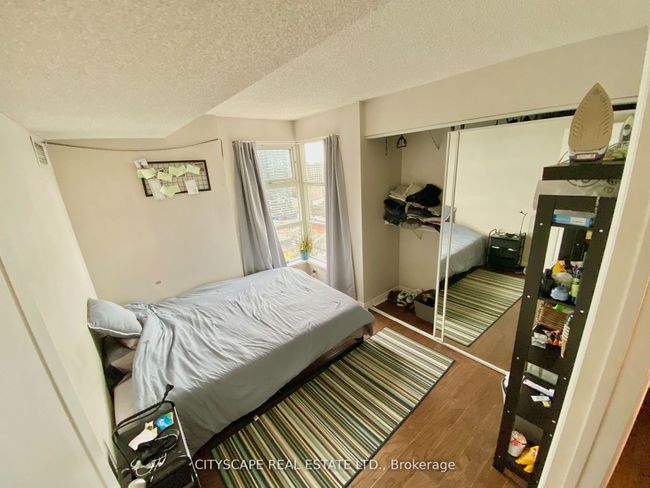 2501 - 50 Lombard St, Condo with 3 bedrooms, 2 bathrooms and null parking in Toronto ON | Image 5