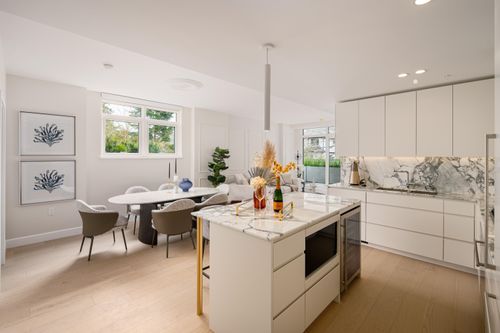 202-3668 W 10th Ave, Vancouver, BC, V6R2G3 | Card Image
