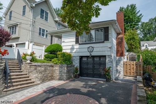 3 Byrne Rd, West Orange, NJ, 07052-4003 | Card Image