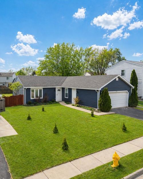 828 Huron Ct, Carol Stream, IL, 60188-1475 | Card Image