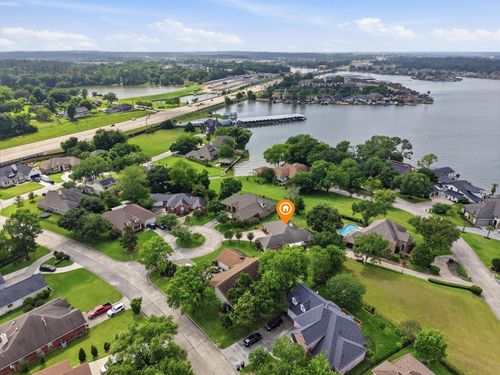 107 Forest Ct, Montgomery, TX, 77356-5880 | Card Image