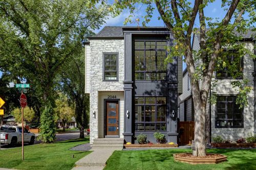 2044 56 Ave Sw, Calgary, AB, T3E1M8 | Card Image