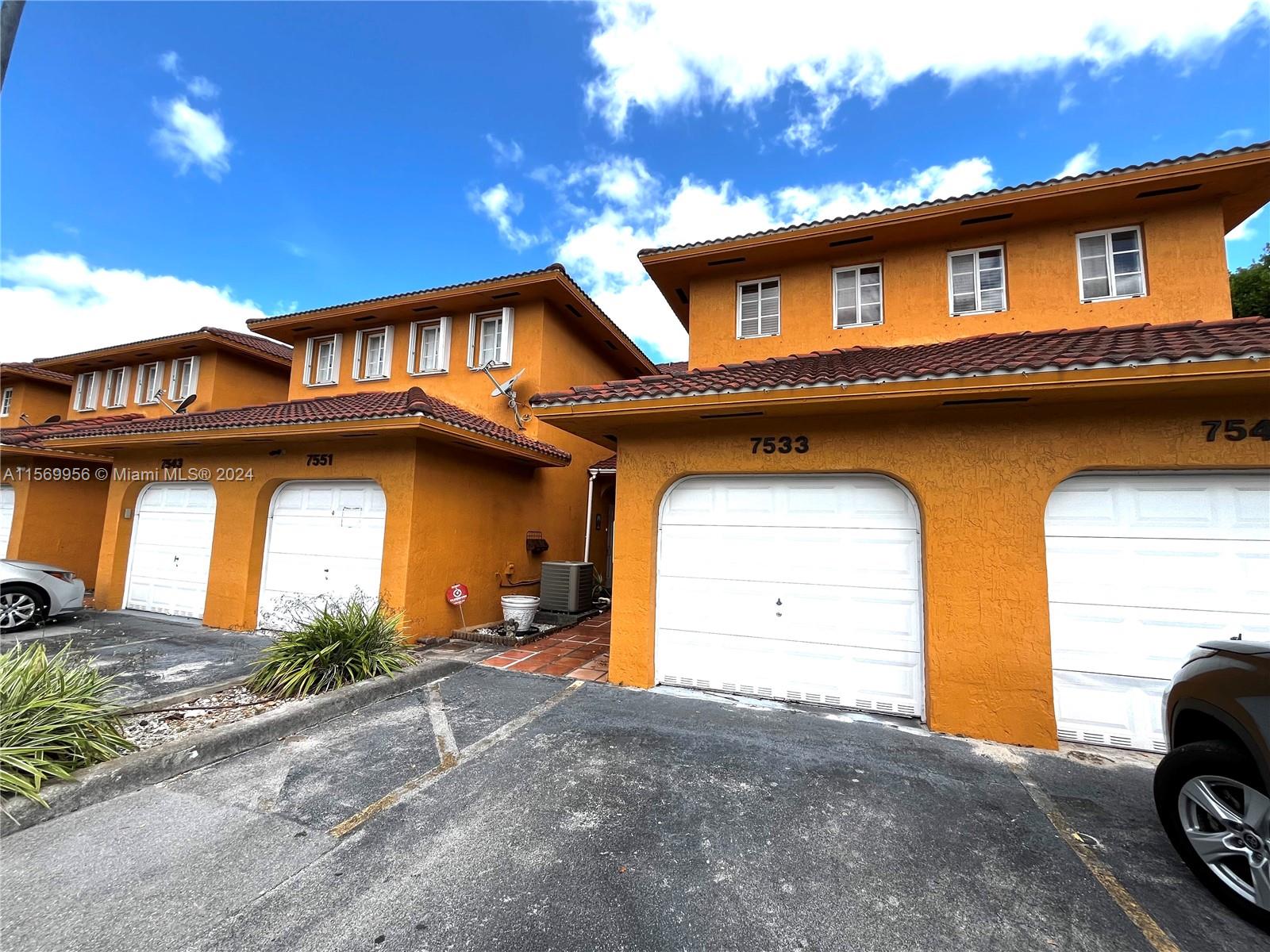 176th Ter, Hialeah, FL 33015