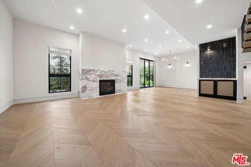 103-652 Huntley Dr, West Hollywood, CA, 90069-5007 | Card Image