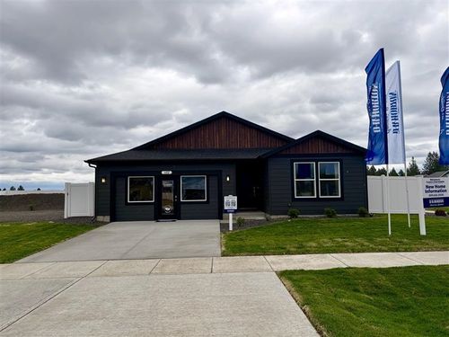 684 Duffer Loop, Deer Park, WA, 99006 | Card Image