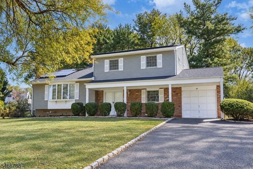 35 Patton Dr, Somerset, NJ, 08873-2359 | Card Image