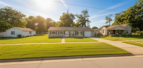 514 2nd Ave, Garnett, KS, 66032-1210 | Card Image
