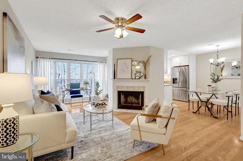 apt-202-3802 Green Ridge Ct, FAIRFAX, VA, 22033-2636 | Card Image