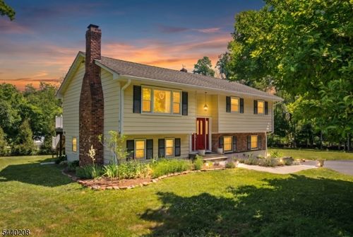 29 Oxford Cir, Skillman, NJ, 08558-2010 | Card Image