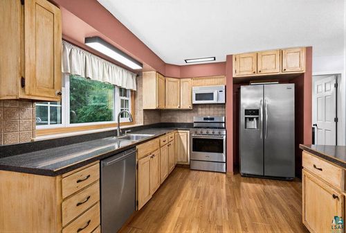 75 Nelson Dr, Silver Bay, MN, 55614-1126 | Card Image