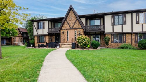 apt-1-2010 Tracy Dr, Bloomington, IL, 61704-7516 | Card Image