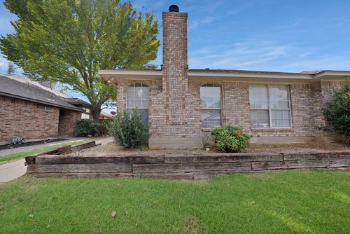 4308 Elliott Oaks Dr, Arlington, TX, 76017-2277 | Card Image