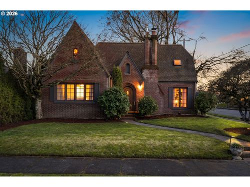 123 W 38th St, Vancouver, WA, 98660-1949 | Card Image