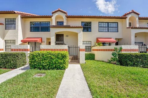 704 Freedom Ct, DEERFIELD BEACH, FL, 33442-9128 | Card Image