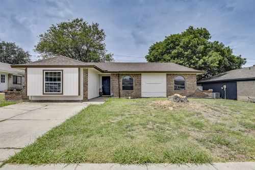 1105 Hickory Hill Dr, Arlington, TX, 76014-3319 | Card Image