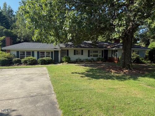 135 W Stewart St, Coats, NC, 27521-8331 | Card Image