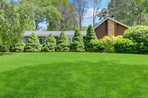 6 Highridge Dr, Huntington, NY, 11743-3645 | Card Image