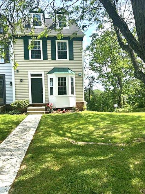 2313 Kevsway Ct, BALTIMORE, MD, 21244-3977 | Card Image