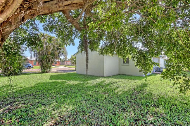 324 W 5 Th Ter, House other with 4 bedrooms, 2 bathrooms and null parking in Pahokee FL | Image 30