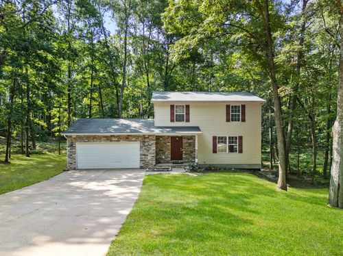 12095 Dubois Dr, Stanwood, MI, 49346-9606 | Card Image