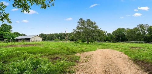 1026 Red Town Rd, Elgin, TX, 78621-1235 | Card Image