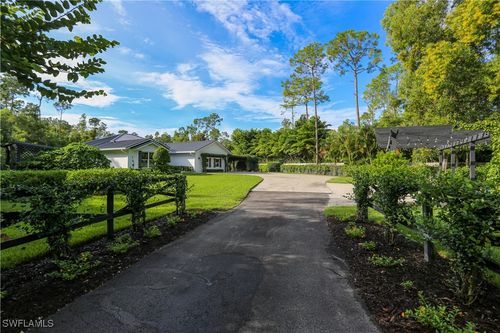 5840 Bur Oaks Ln, NAPLES, FL, 34119-1316 | Card Image