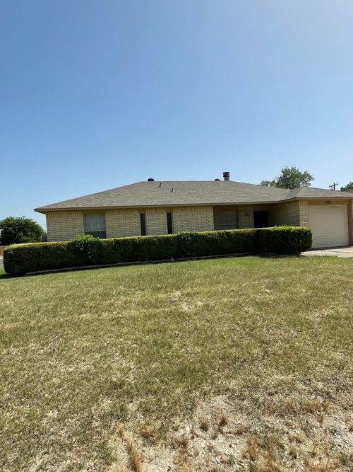 216 Tejas Dr, Glenn Heights, TX, 75154-8552 | Card Image