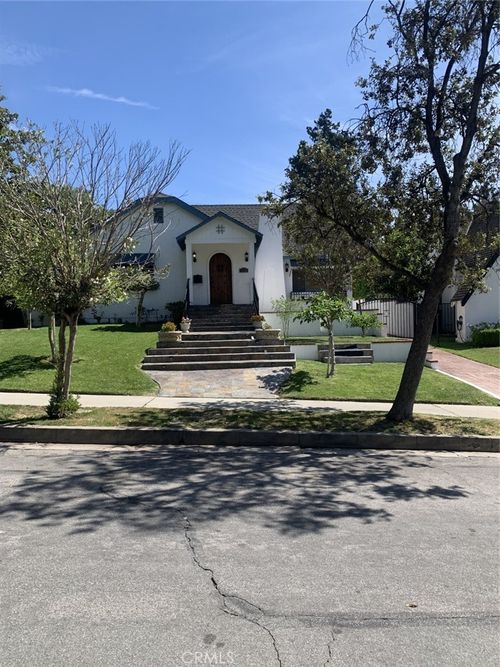 1718 Cleveland Rd, Glendale, CA, 91202 | Card Image