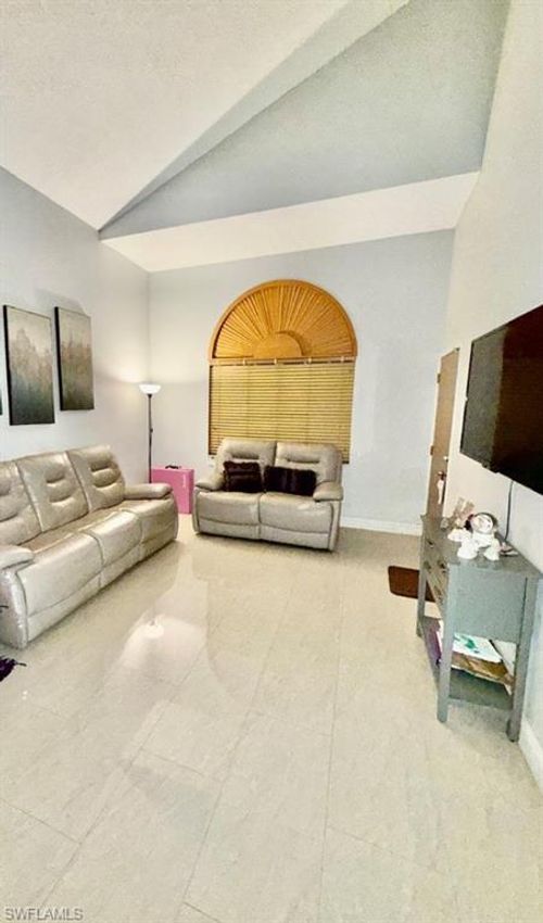 7821 Sw 9th Ter, Miami, FL, 33144-4267 | Card Image